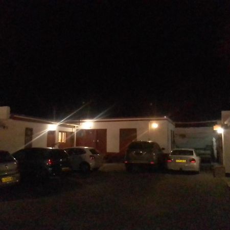 Feathers Inn Guest House ولفس بي المظهر الخارجي الصورة